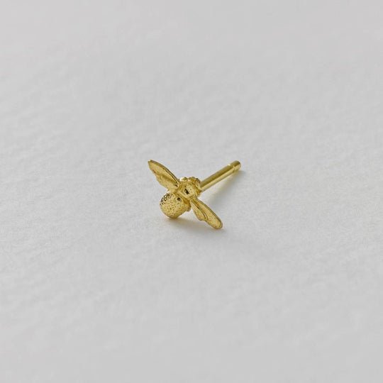 A.M. Itsy Bitsy Bee Single Stud Earring 18ct Solid Gold