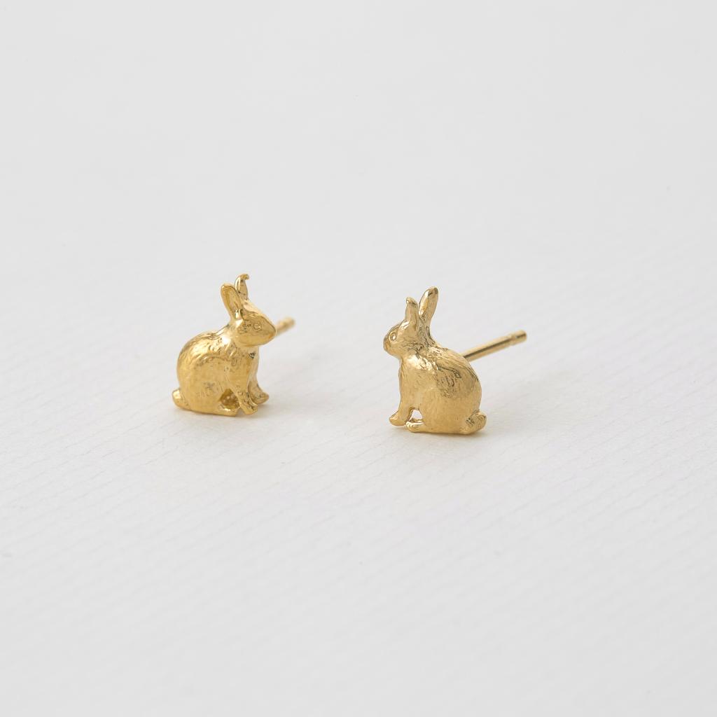 A.M. Sitting Bunny Stud Earrings Gold