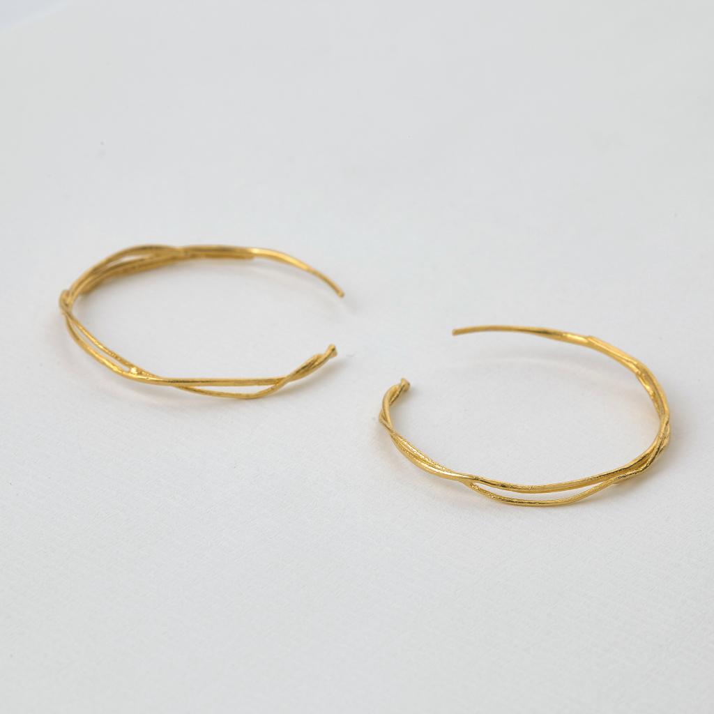 A.M. Fine Twist Hoop Earrings Gold
