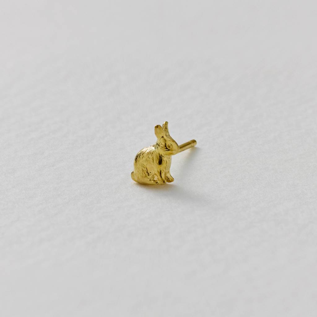 A.M. Teeny Tiny Sitting Bunny Single Stud Earring 18ct Solid Gold