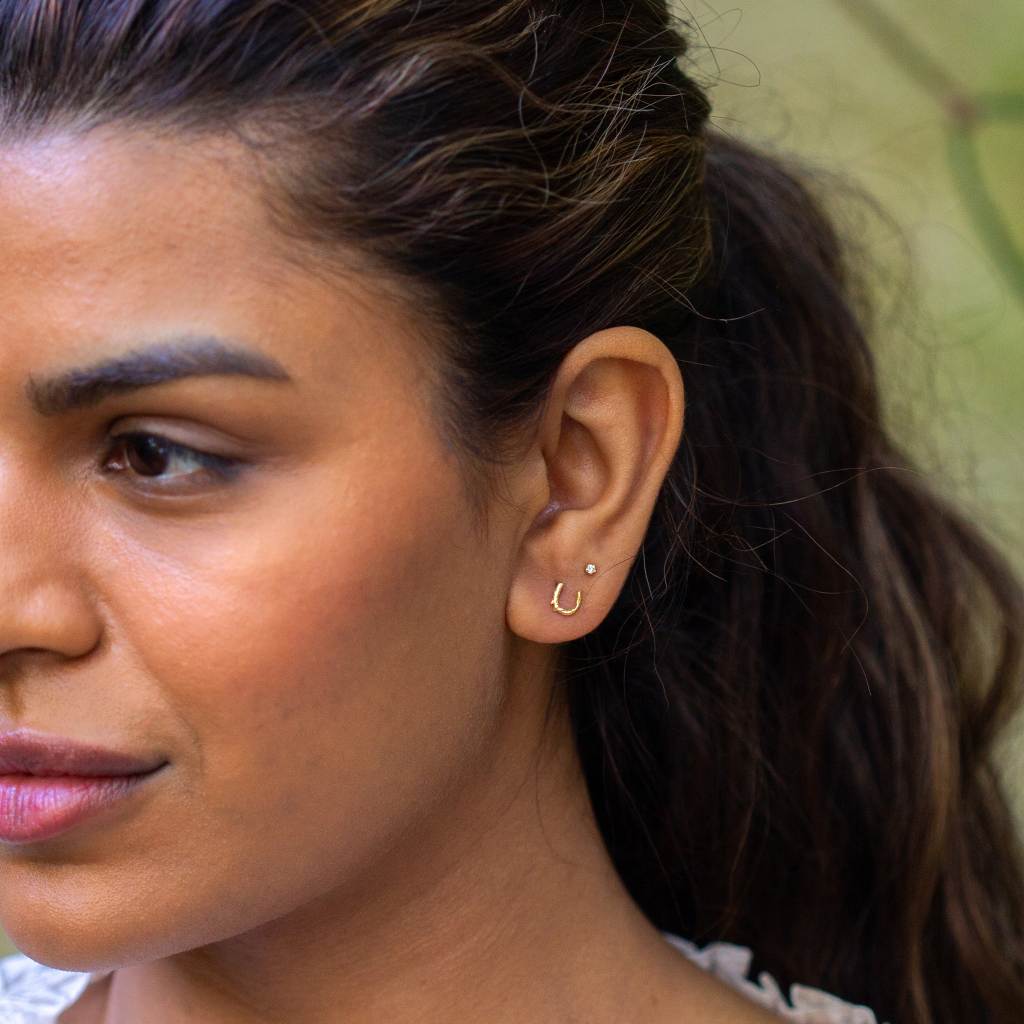 A.M. Teeny Tiny Horseshoe Single Stud Earring 18ct Solid Gold