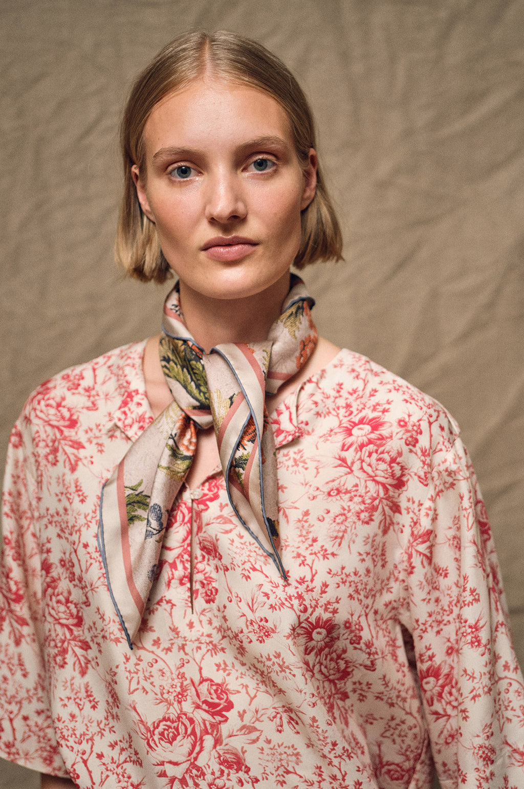 Small Classical Peach Flower Scarf