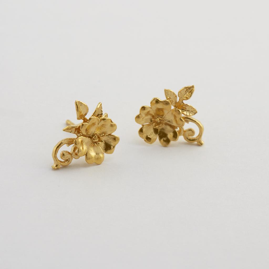 A.M. Ornate Rose Earrings Gold