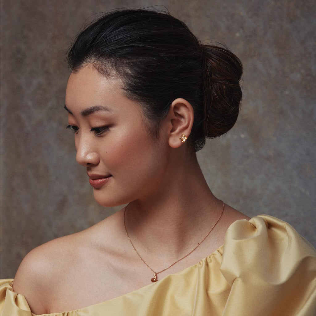 A.M. Cuckoo Flower Stud Earrings with White Pearl Gold