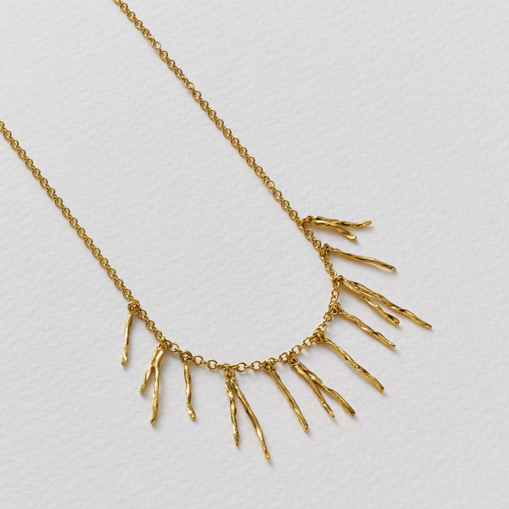 A.M. Scattered Pine Needle Necklace Gold