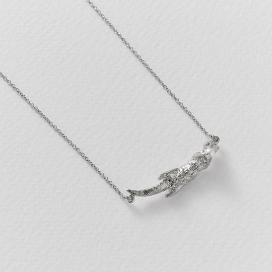 A.M. Otter & Pearl Inline Necklace Silver