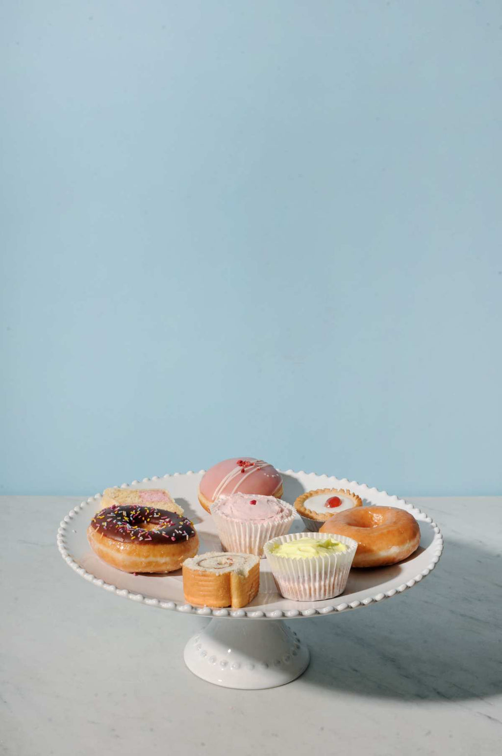 Pearl White Footed Plate 28cm